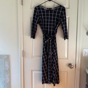 EUC SHEIN scalloped dress